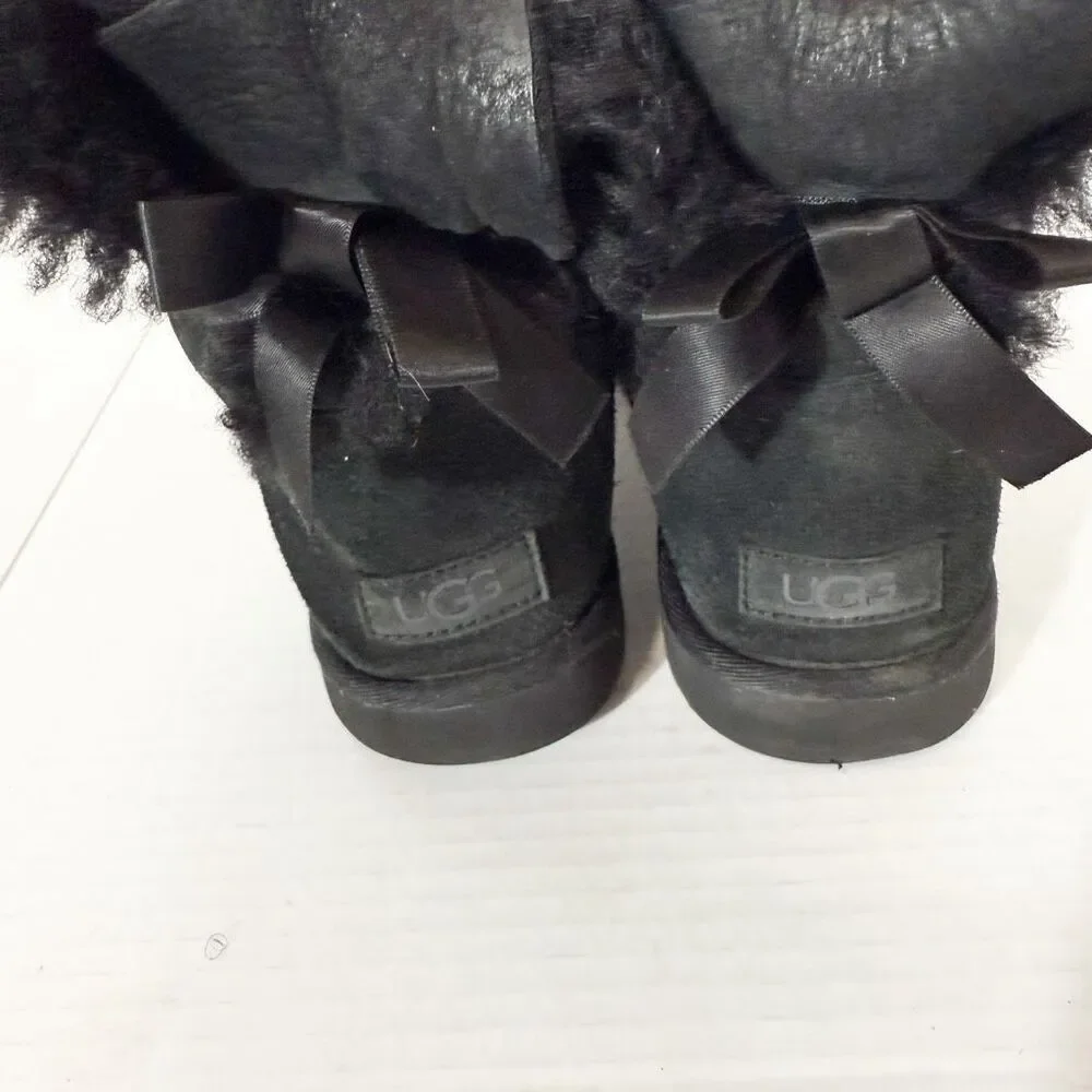 Ugg Women’s Mini Bailey Bow II Shearling Black‎ Suede 1016501 Winter Boot Size 8